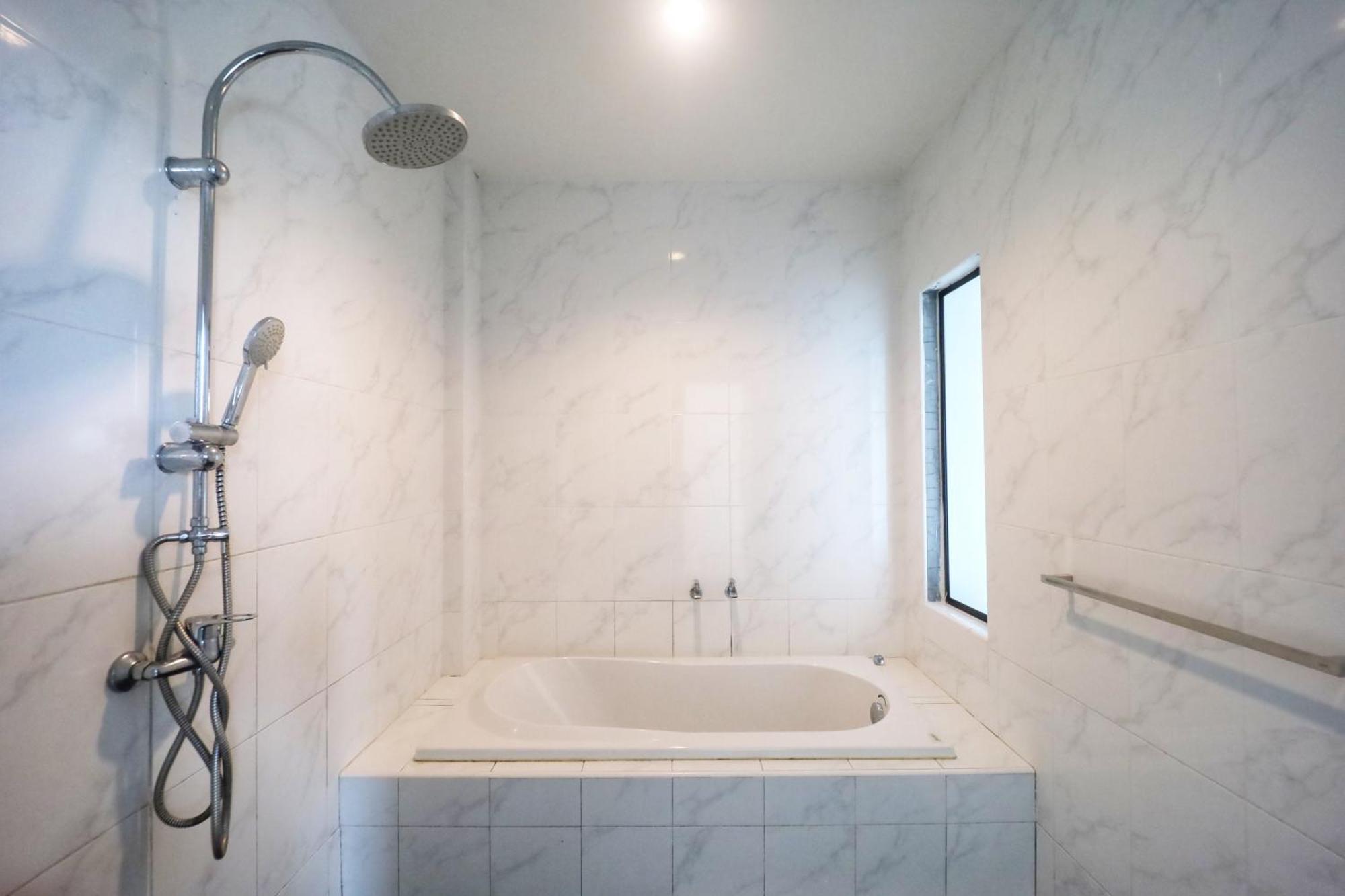 Pugdee Hotel Lang Suan Phòng bức ảnh